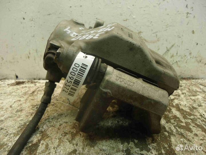 Суппорт передний левый Mercedes C-klasse W204