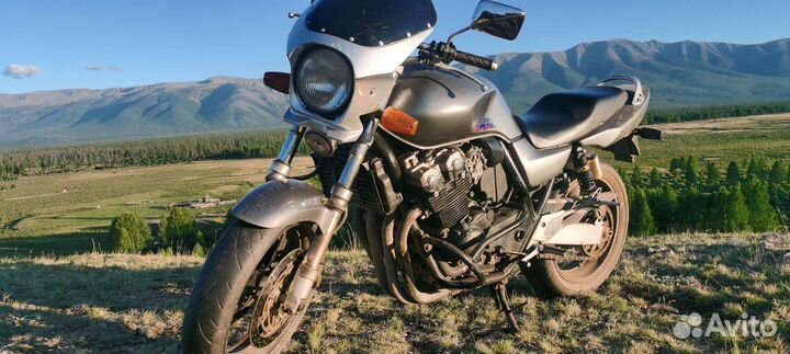 Honda cb 400 vtec 1