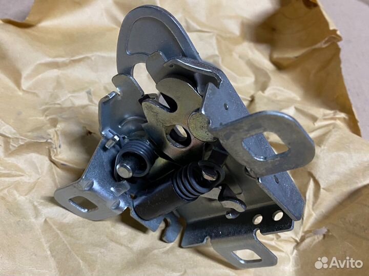 Fiat Grande Punto Замок капота