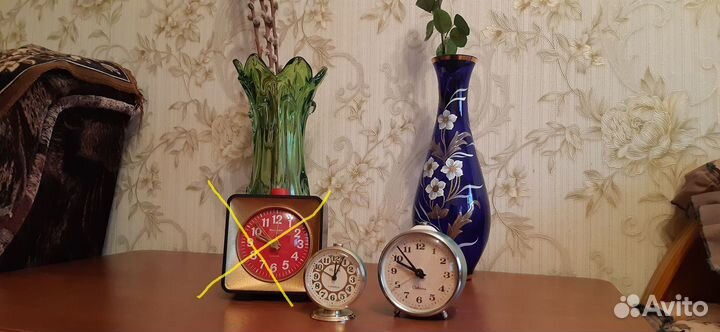 Часы настенные механические маяк СССР. Будильники