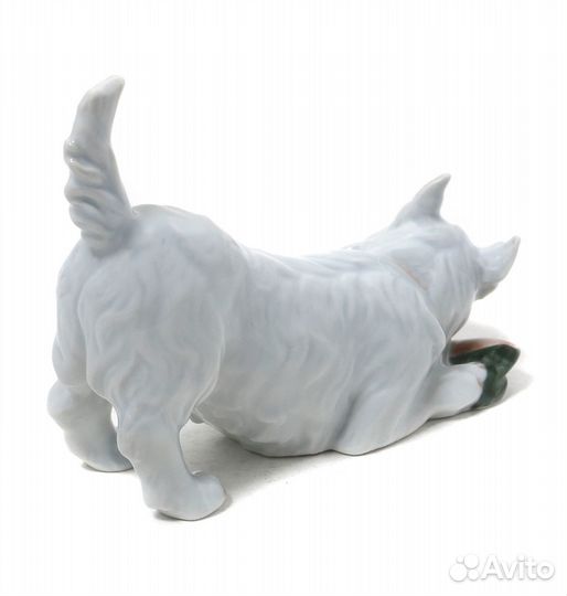 Фарфоровая фигура 