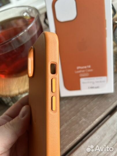 Кожаный рыжий чехол iPhone 14