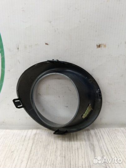 Накладка противотуманной фары передняя левая