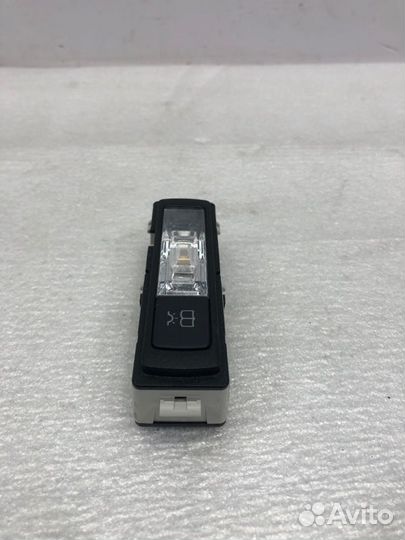 Плафон подсветки салона задний левый Mercedes-Benz