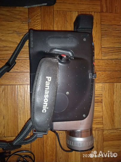 Видеокамера Panasonic RZ 9