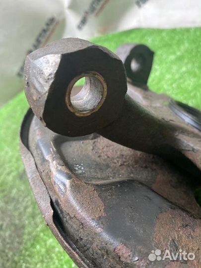 Кулак поворотный передний левый Great Wall Hover