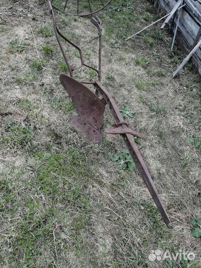 Конный плуг