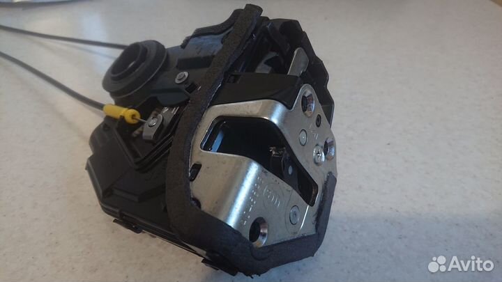 Замок двери Toyota