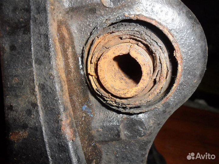 Рычаг подвески передний левый Jeep Grand Cherokee