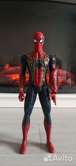 Игрушка супер героя 