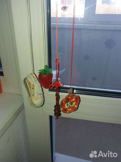 Подвески в авто на зеркало