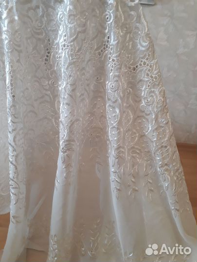 Тюль и карниз