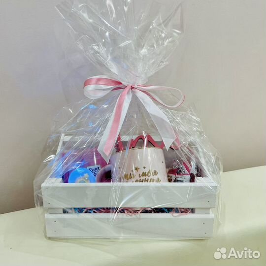 Подарочный бокс для девушки 14 февраля