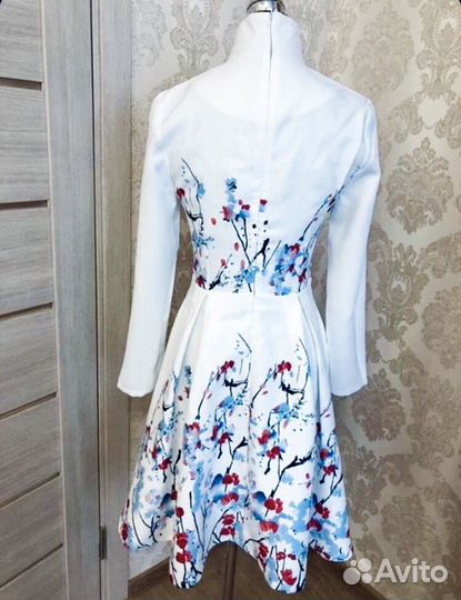 Новое Женское платье