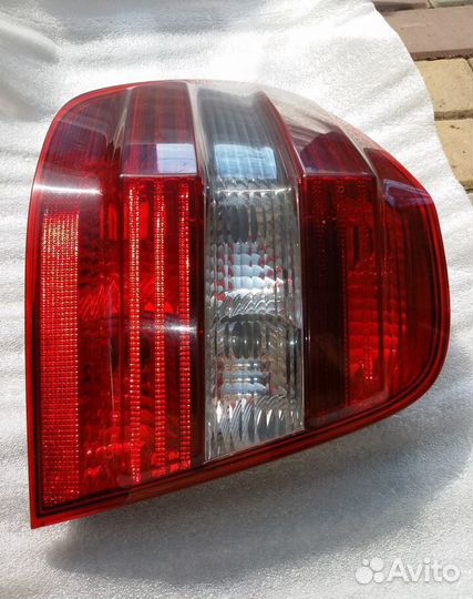 Фонарь задний Мерседес ML 164 до рестайлинг