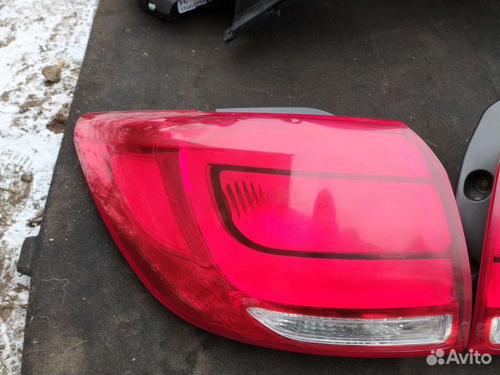 Задний левый KIA sportage 3