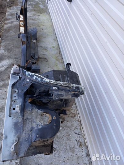 Боковина правая Nissan Primera P12 2002-2007