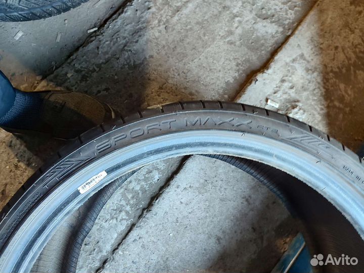 Dunlop Sport Maxx RT 235/35 R19