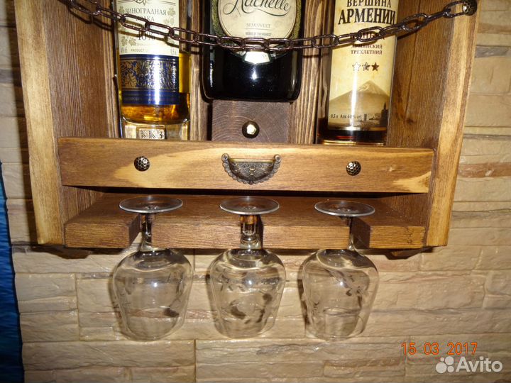 Бар настенный (полка для вина и бокалов)