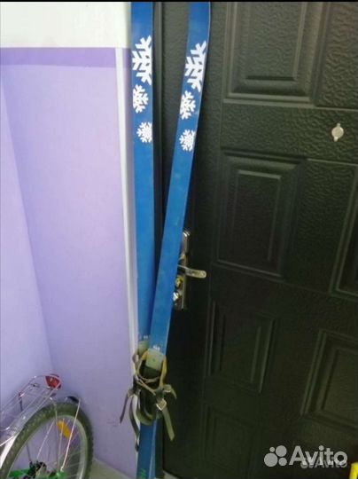 Лыжи и лыжные палки