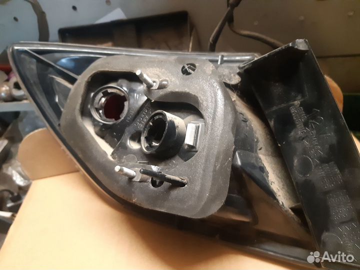 Фонарь задний mazda 3