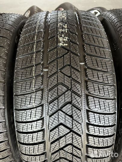 Pirelli Scorpion Winter 275/40 R22 и 315/35 R22 111V