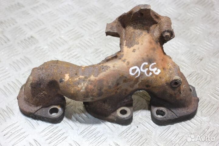 Коллектор выпускной правый Nissan Maxima a32