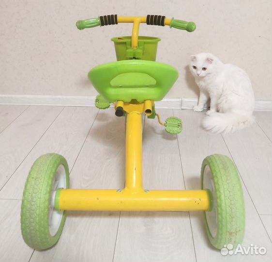 Трехколесный велосипед