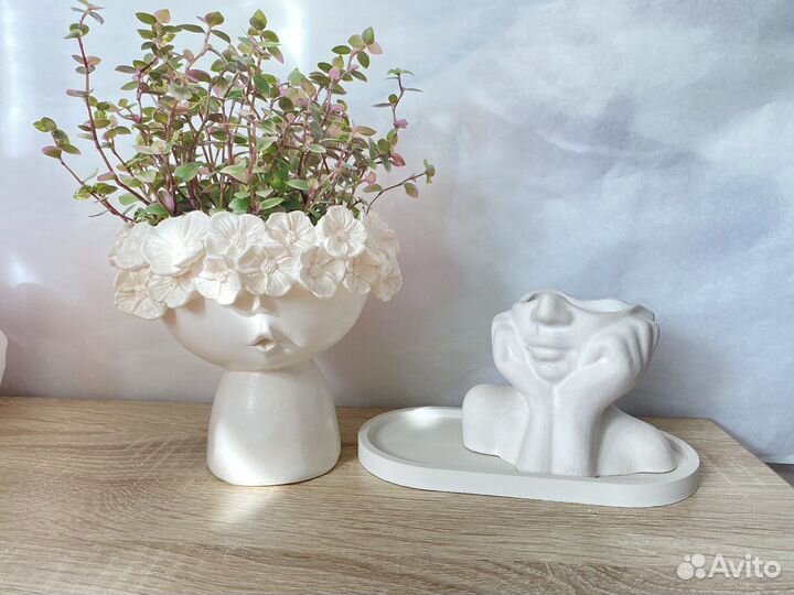 Кашпо девушка с каллизией