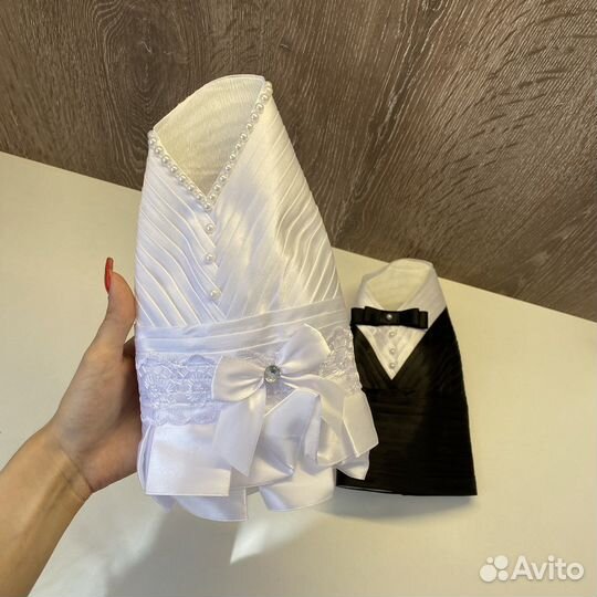 Свадебное украшение на бутылку