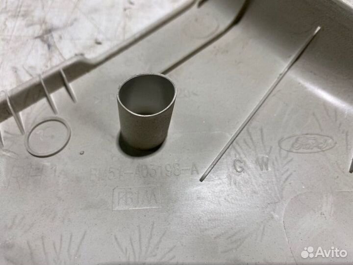 Обшивка стойки лобового стекла Ford Focus pnda