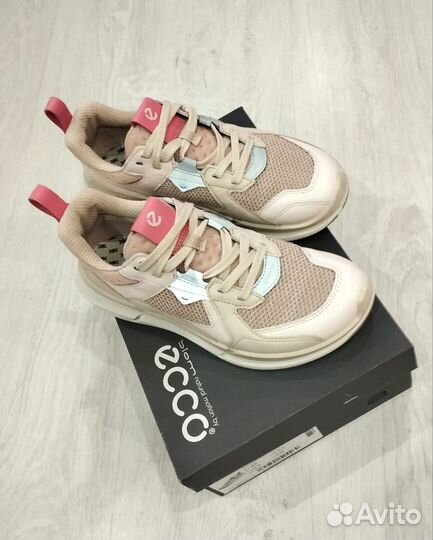 Кроссовки женские 38 размер новые