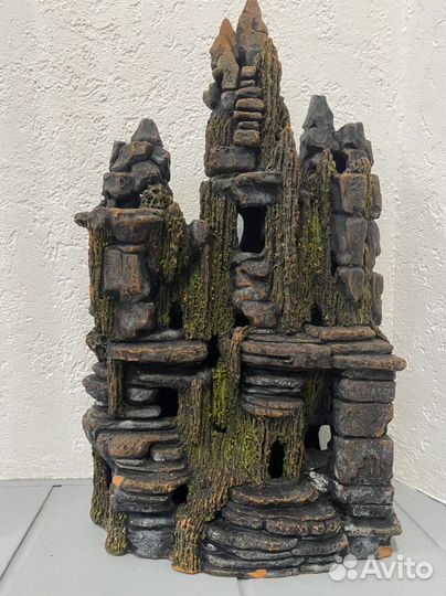 Замок для аквариума