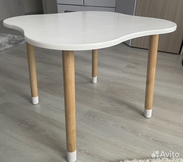 Детский стол со стулом