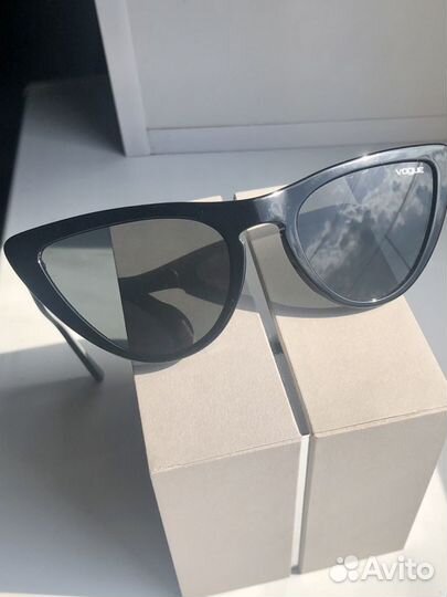 Очки солнечные женские Voque продам