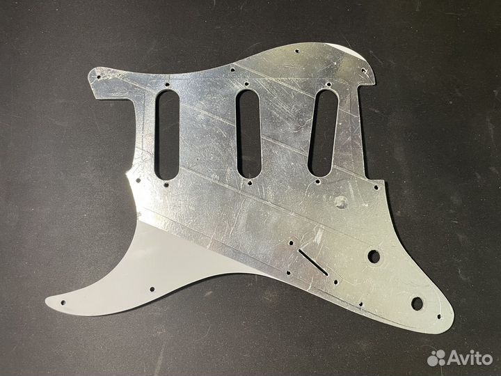 Пикгард для стратокастера красная черепаха