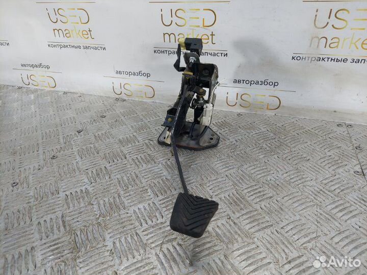 Педаль сцепления Kia Sportage SL 2.0 G4KD 2013