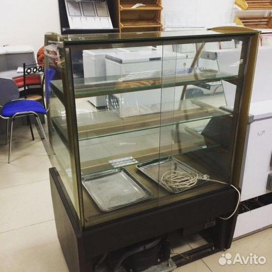 Холодильная витрина б/у
