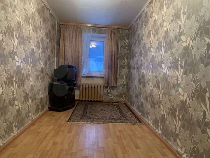 Комната 11 м² в 5-к., 2/5 эт.