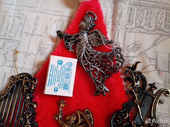 Новогодние игрушки на елку