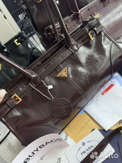 Сумка Prada натуральная лакированная кожа