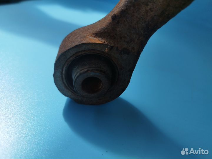 Кулак задний правый для Mitsubishi Galant 8