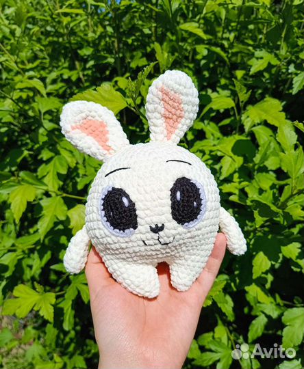 Зайчик, вязанная игрушка