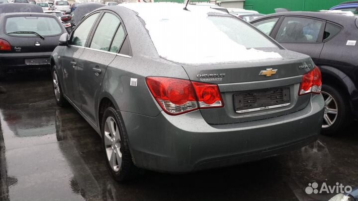 Радиатор системы охлаждения chevrolet cruze J300 2