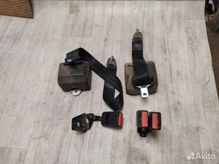 Ремень безопасности задний Peugeot 308 I