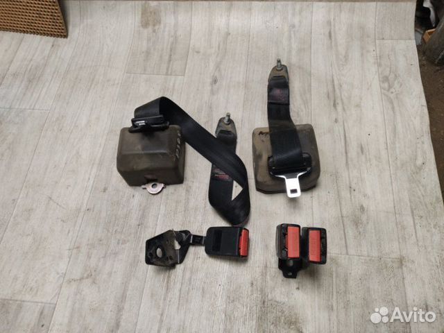 Ремень безопасности задний Peugeot 308 I