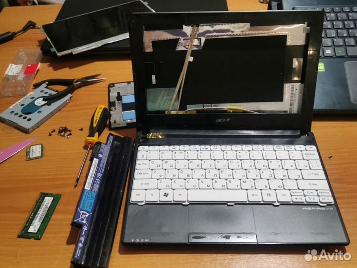 Запчасти для нетбука Acer aspire one d255e и анало