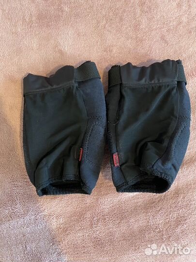 Наколенники Fuse Alpha