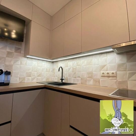 Прямая в потолок кухня на заказ