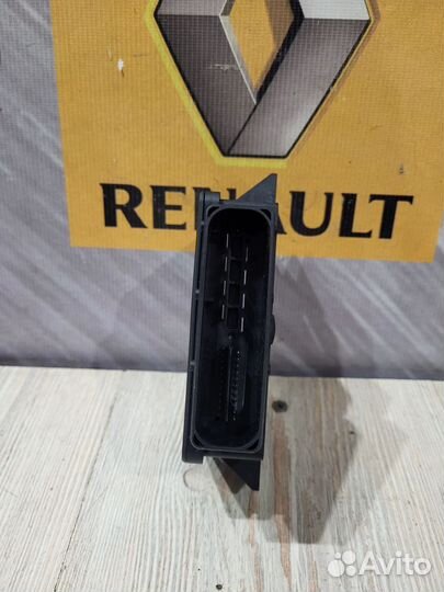 Блок стояночного тормоза ручника Renault scenic 3